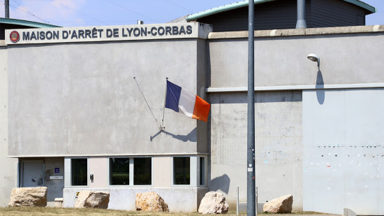 Une rixe éclate à la prison de Lyon-Corbas : deux détenus blessés par arme blanche
