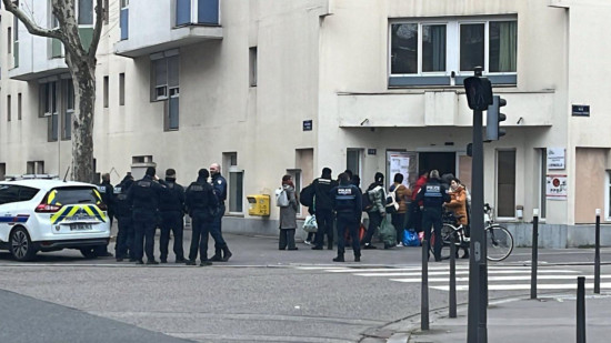Lyon : les migrants ont quitté le square du Béguin pour leur nouveau centre d'hébergement à Gerland