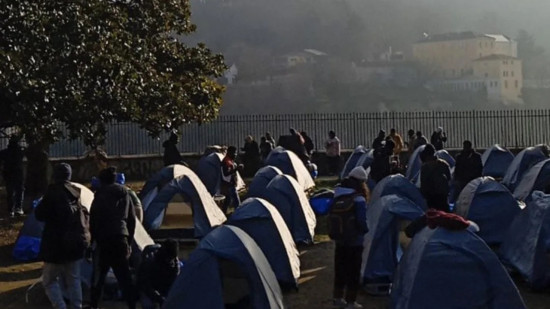 Les migrants trop nombreux pour le centre d'hébergement d'urgence de la Ville de Lyon : un nouveau campement naît à la Croix-Rousse