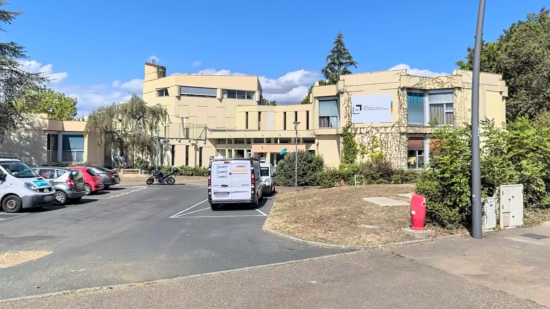 La Métropole de Lyon saisit la justice concernant le projet de centre pour migrants à Écully