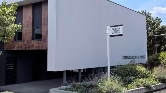 Près de Lyon : il se présente au commissariat et découvre qu’il est recherché