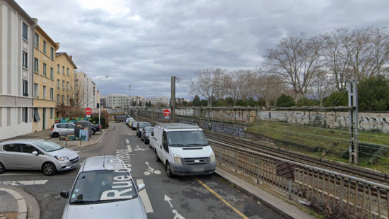 "Toutes les nuits, on se réveille à 4h du matin" : les sirènes de la SNCF font vivre un enfer à ces habitants de Lyon