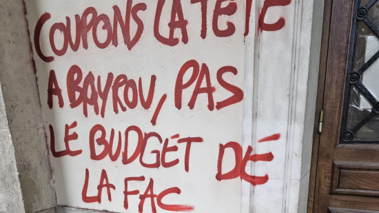 "Coupons la tête à Bayrou" : des tags d'ultragauche et anti-police retrouvés à l'université Lyon 2