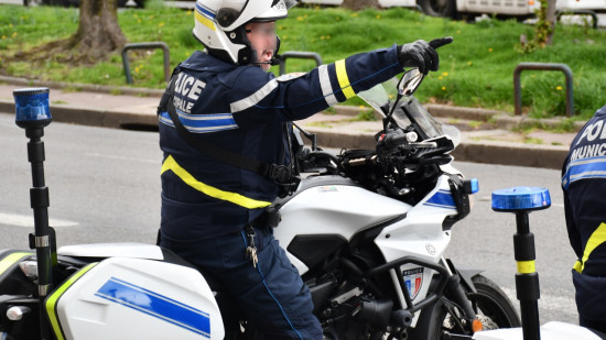 Lyon : un motard de la police municipale blessé après un refus d'obtempérer Lyon : un motard de la police municipale blessé après un refus d'obtempérer