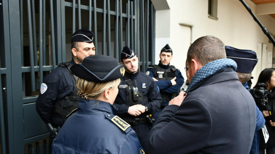 "On avait dit qu’on ne lâcherait pas le quartier, on ne le lâche pas" : dispositif de sécurité encore renforcé au Tonkin à Villeurbanne "On avait dit qu’on ne lâcherait pas le quartier, on ne le lâche pas" : dispositif de sécurité encore renforcé au Tonkin à Villeurbanne