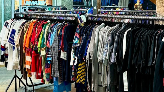 35 euros le kilo : une grande vente de vêtements vintage organisée à Lyon 35 euros le kilo : une grande vente de vêtements vintage organisée à Lyon