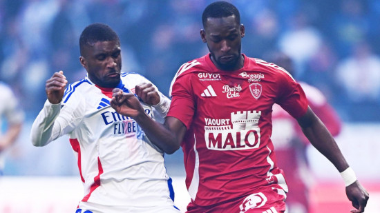 L'OL bat Brest et opère sa remontée