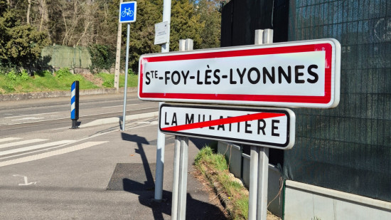 Près de Lyon : le nom de cette commune féminisé à l’occasion du 8 mars