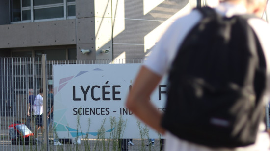 Près de Lyon : le lycéen jette une pierre sur ses professeurs