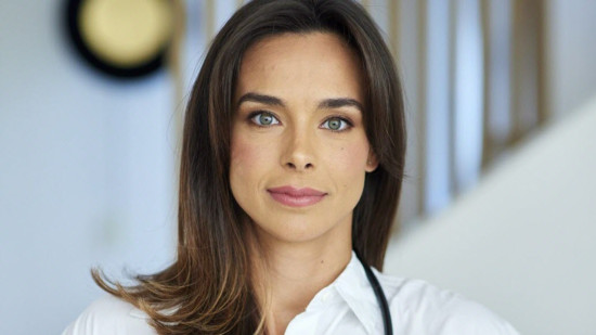 Marine Lorphelin "officiellement docteure" : l'ancienne Miss France a terminé ses études de médecine avec les honneurs