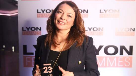 "Je vous parle de mes doutes et de mes échecs" : Sandra Viricel va sortir son premier livre "Je vous parle de mes doutes et de mes échecs" : Sandra Viricel va sortir son premier livre