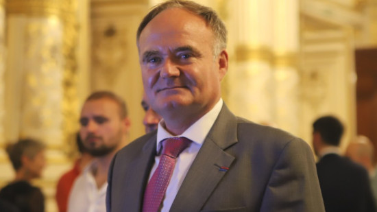 Ancien candidat du Rassemblement National à Vénissieux, Cédric Mermet intègre Les Républicains