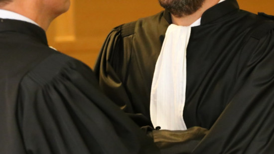 La secrétaire endettée détournait les chèques, un trou de 41 000 euros dans la trésorerie de cet avocat