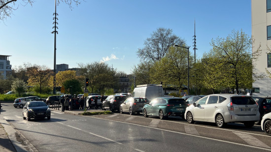 Panne des feux tricolores à Lyon 7e : circulation chaotique devant la Halle Tony Garnier