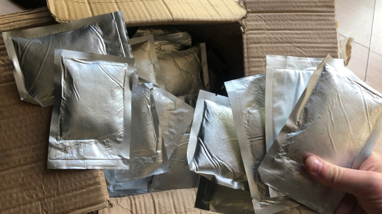 Un chien en détresse mène à une saisie de drogue massive à Vaulx-en-Velin