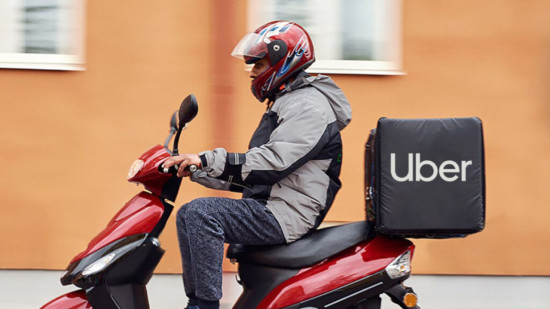 Presqu’île de Lyon : Uber Eats, Deliveroo… Les livraisons à scooter bientôt interdites avec la ZTL !