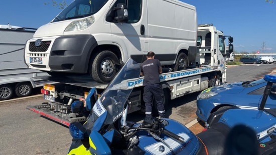 Près de Lyon : une camionnette trop pressée… et une surprise de taille pour les gendarmes
