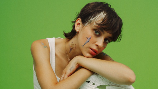 La chanteuse lyonnaise Pomme se confie sur sa santé mentale dans un documentaire évènement 