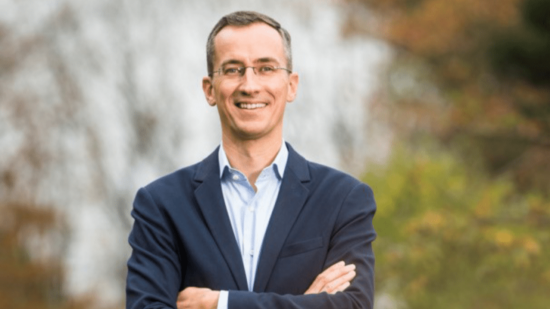 Lyon : un rassemblement contre la Nuit du Bien Commun du milliardaire d’extrême droite Pierre-Édouard Stérin Lyon : un rassemblement contre la Nuit du Bien Commun du milliardaire d’extrême droite Pierre-Édouard Stérin