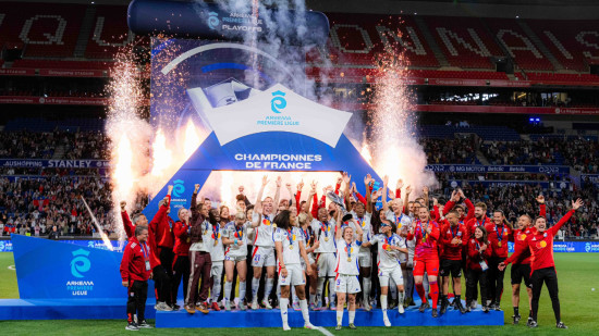 L'OL féminin remporte le championnat de France en dominant facilement le PSG