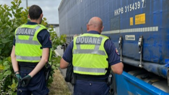 A7 près de Lyon : le chauffeur du camion avoue tout aux douaniers