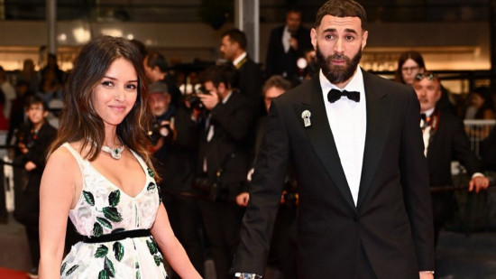 Karim Benzema officialise sa relation avec l'actrice Lyna Khoudri Karim Benzema officialise sa relation avec l'actrice Lyna Khoudri