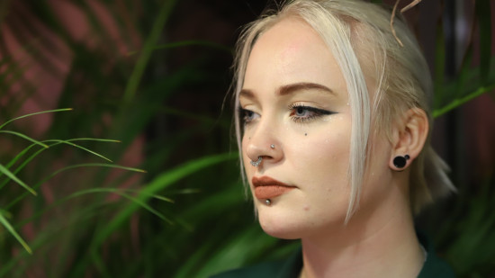 Mila répond à la vague de haine après la mort de son compagnon : "Je survivrai, comme toujours"