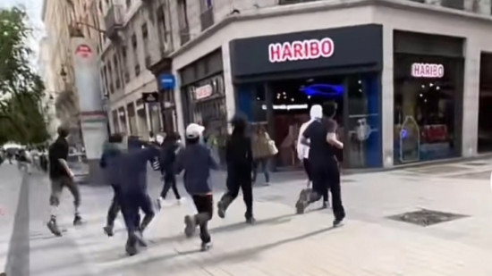 Lyon : une bande de jeunes sème le chaos chez Haribo et dans le métro