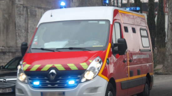 Une scootériste renversée près de Lyon : l’automobiliste prend la fuite après l’accident Une scootériste renversée près de Lyon : l’automobiliste prend la fuite après l’accident