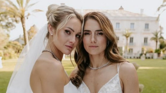 Deux joueuses d'OL Lyonnes se sont mariées ! Deux joueuses d'OL Lyonnes se sont mariées !