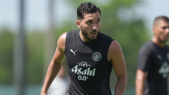 "Je vais les tuer" : Rayan Cherki ne se remet pas de la défaite face à Manchester United avec l'OL