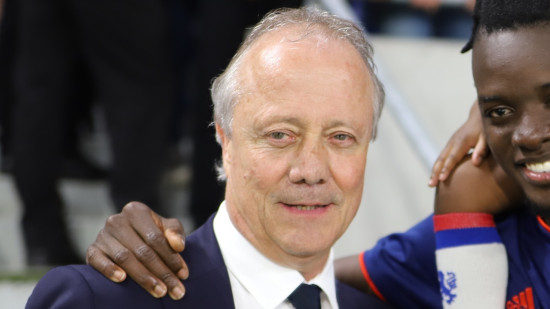 Grand buteur de l'OL et conseiller de Jean-Michel Aulas, Bernard Lacombe est décédé ce mardi