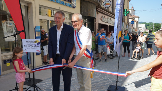 Une mini-ZTL au nord de Lyon : la nouvelle rue Victor Hugo inaugurée à Neuville-sur-Saône