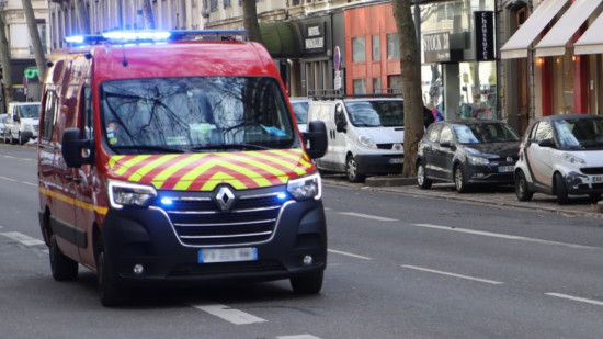 Près de Lyon : un homme retrouvé mort devant un supermarché de Vénissieux Près de Lyon : un homme retrouvé mort devant un supermarché de Vénissieux