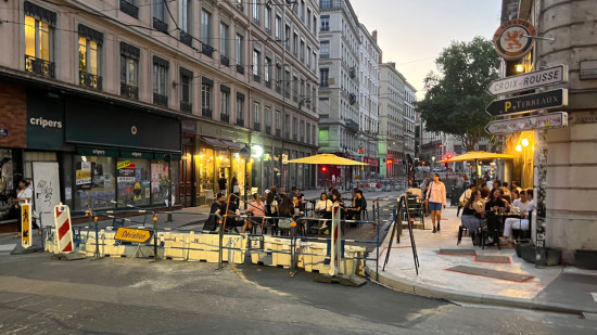 Après avoir dénoncé une chute d'activité à cause des travaux à Lyon, le gérant du bar 405 recadré par la mairie