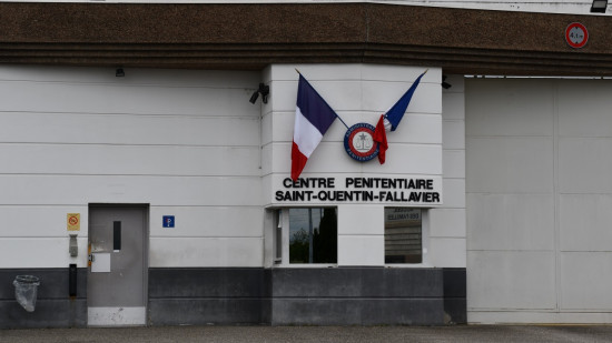 Surpopulation carcérale : une prison modulaire livrée d’ici 2027 près de Lyon