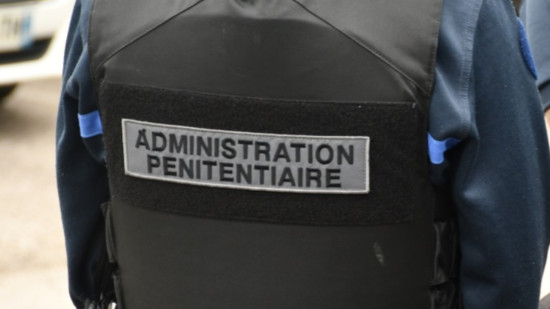 Elle avait rencardé un violeur : une surveillante pénitentiaire condamnée près de Lyon