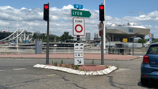 Lyon : une nouvelle dérogation va permettre aux Crit’Air 3 les plus modestes de pouvoir circuler dans la ZFE Lyon : une nouvelle dérogation va permettre aux Crit’Air 3 les plus modestes de pouvoir circuler dans la ZFE