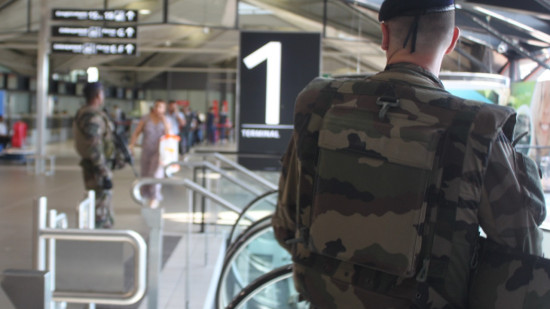 Un appel glaçant sème la panique à l’aéroport de Lyon Saint-Exupéry