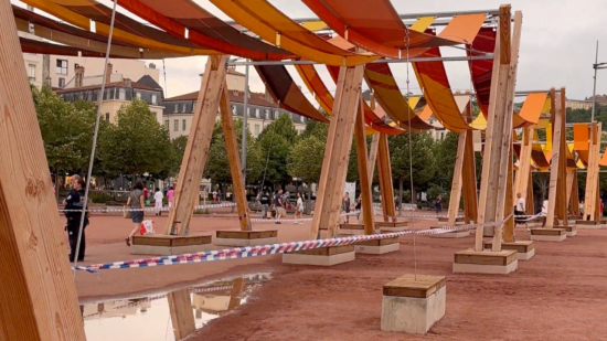 Des boulons retirés : l'oeuvre d'art place Bellecour à Lyon a été vandalisée, son accès restreint
