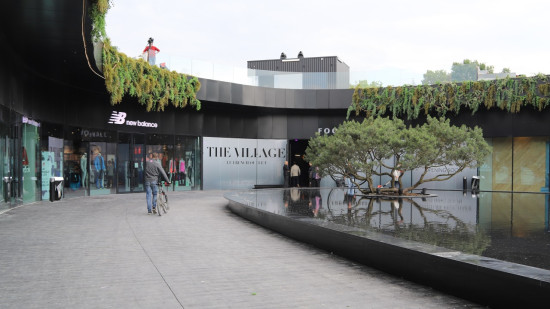 Près de Lyon : les successeurs du gang des postiches réalisent un casse à 100 000 euros à The Village