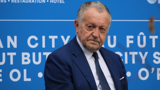Jean-Michel Aulas dénonce le silence "coupable" de Grégory Doucet et Bruno Bernard après l'épisode des "vrais Lyonnais" Jean-Michel Aulas dénonce le silence "coupable" de Grégory Doucet et Bruno Bernard après l'épisode des "vrais Lyonnais"
