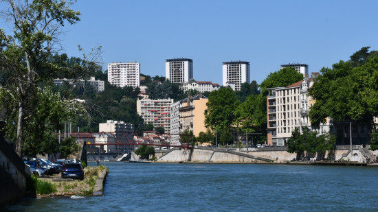 Retour des fortes températures à Lyon : le Rhône placé en vigilance orange canicule Retour des fortes températures à Lyon : le Rhône placé en vigilance orange canicule
