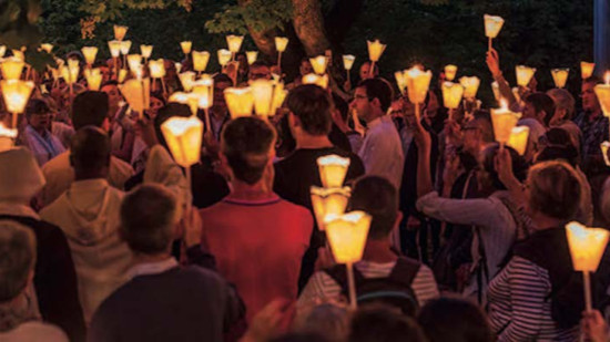 Lyon : le sanctuaire de Fourvière organise une procession aux flambeaux pour la fête de l’Assomption