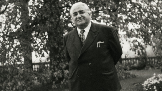 Qui était Napoléon Bullukian, le milliardaire philanthrope de Lyon qui a échappé à l'esclavage et au génocide ?