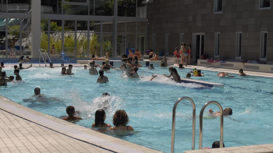 Après Oullins-Pierre-Bénite, la Ville de Caluire-et-Cuire rend sa piscine gratuite face à la canicule Après Oullins-Pierre-Bénite, la Ville de Caluire-et-Cuire rend sa piscine gratuite face à la canicule