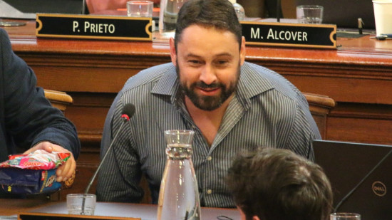 Un conseiller municipal de Lyon bloqué au Mexique depuis 6 mois après avoir eu recours à une GPA