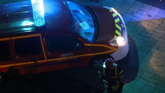 Près de Lyon : un adolescent décède après avoir reçu un coup de couteau en pleine rue Près de Lyon : un adolescent décède après avoir reçu un coup de couteau en pleine rue