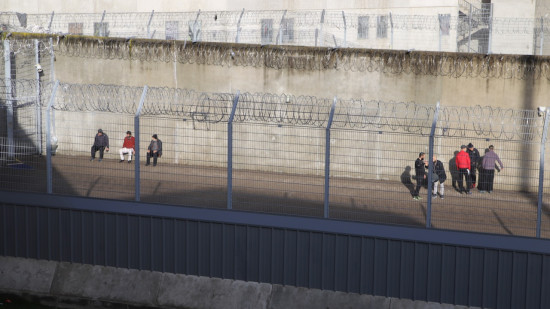 Vaulx-en-Velin : un détenu de Lyon-Corbas mis en examen pour un meurtre lié au trafic de drogue Vaulx-en-Velin : un détenu de Lyon-Corbas mis en examen pour un meurtre lié au trafic de drogue