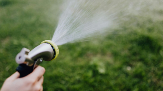 Rhône : la préfecture lève les restrictions d’eau, mais maintient la vigilance sécheresse